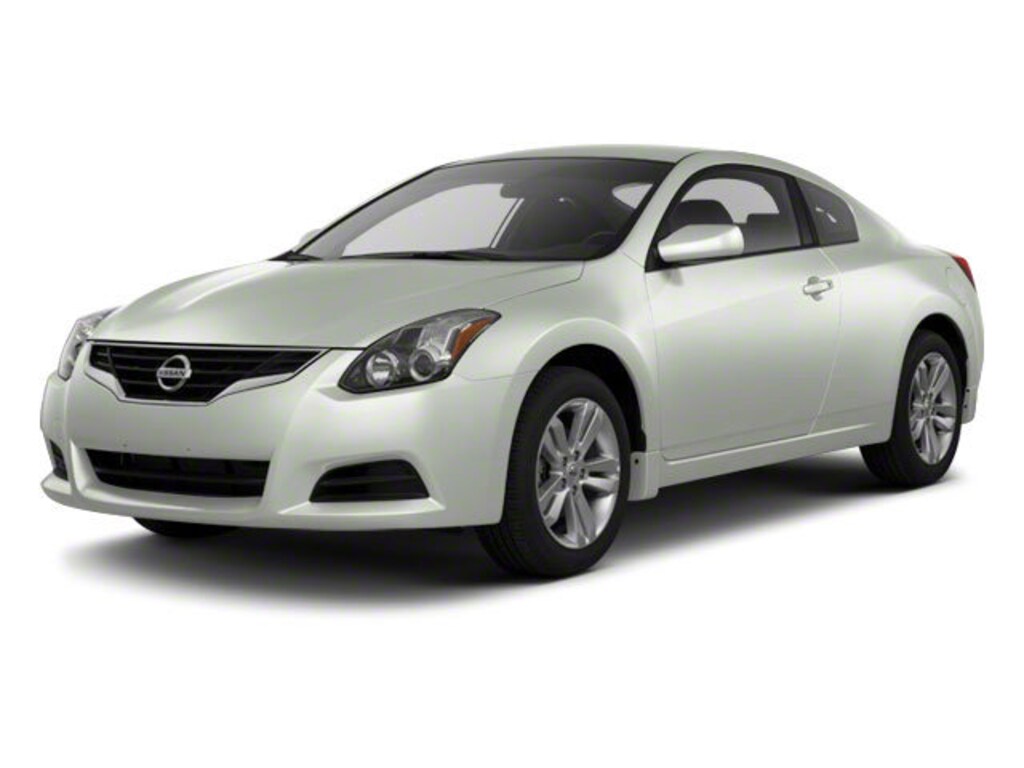 Used 2013 Nissan Altima 2dr Cpe I4 2.5 S Coupe