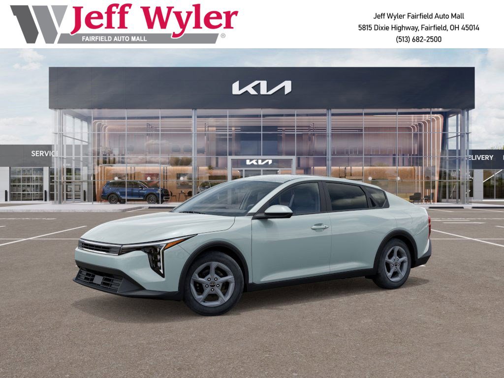 2025 Kia K4 LXS photo 3