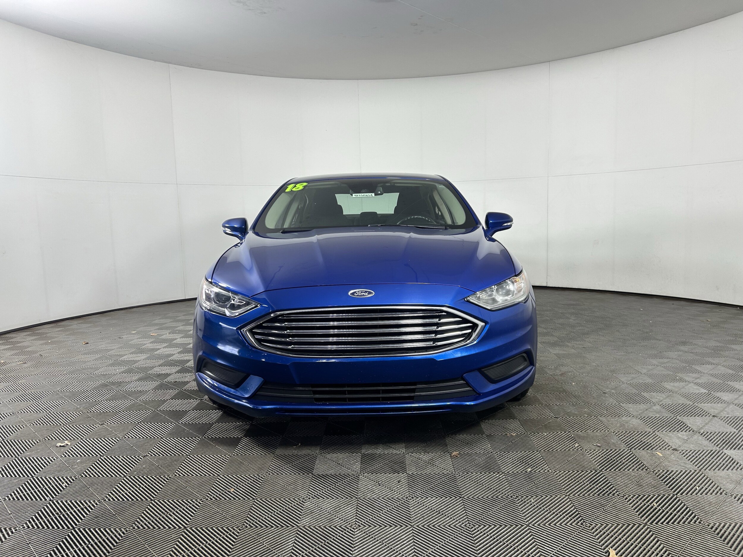 2018 Ford Fusion Hybrid SE photo 2