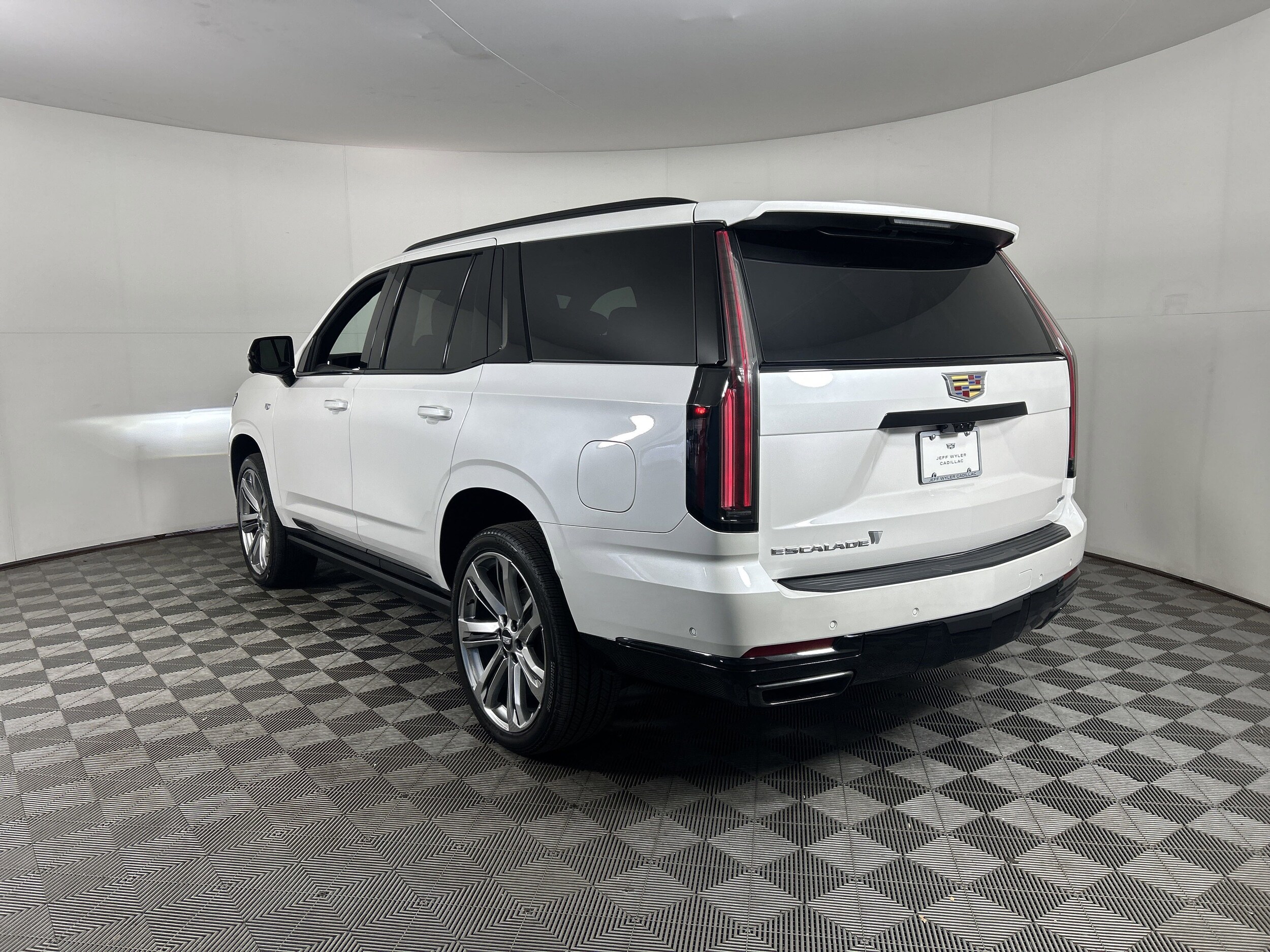 2025 Cadillac Escalade Sport photo 3