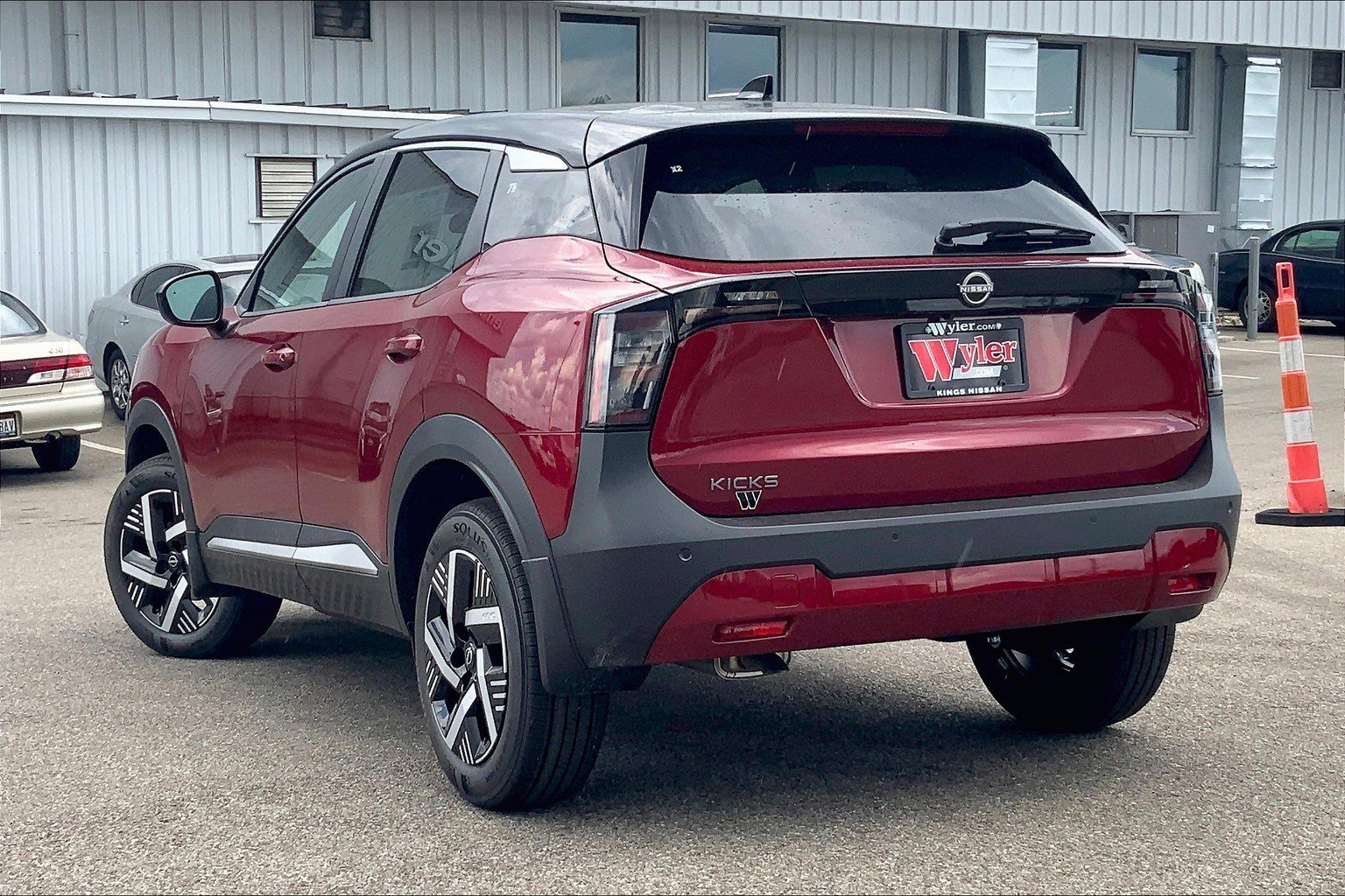 2025 Nissan Kicks SV photo 2
