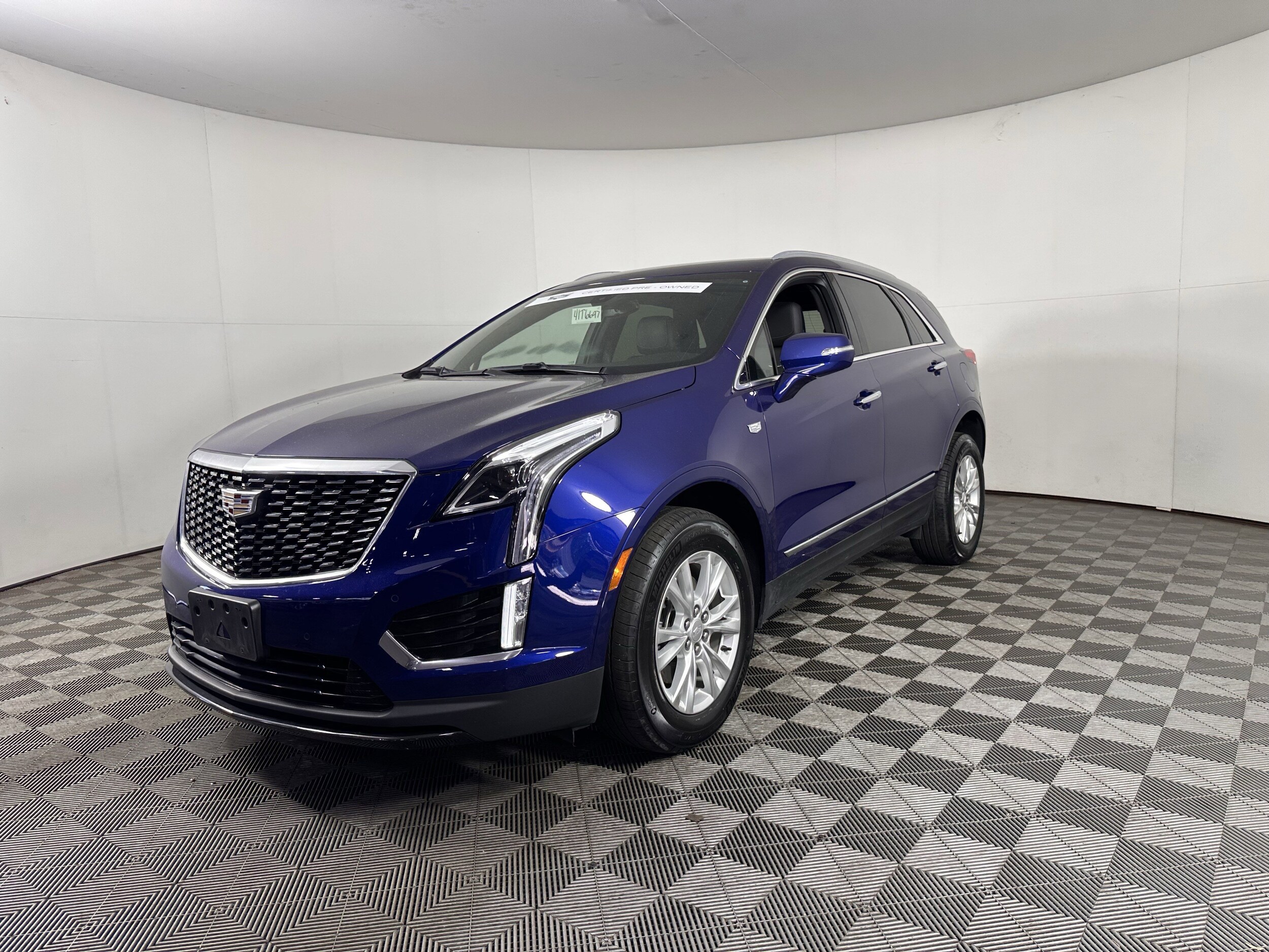 2023 Cadillac XT5 Luxury photo 2