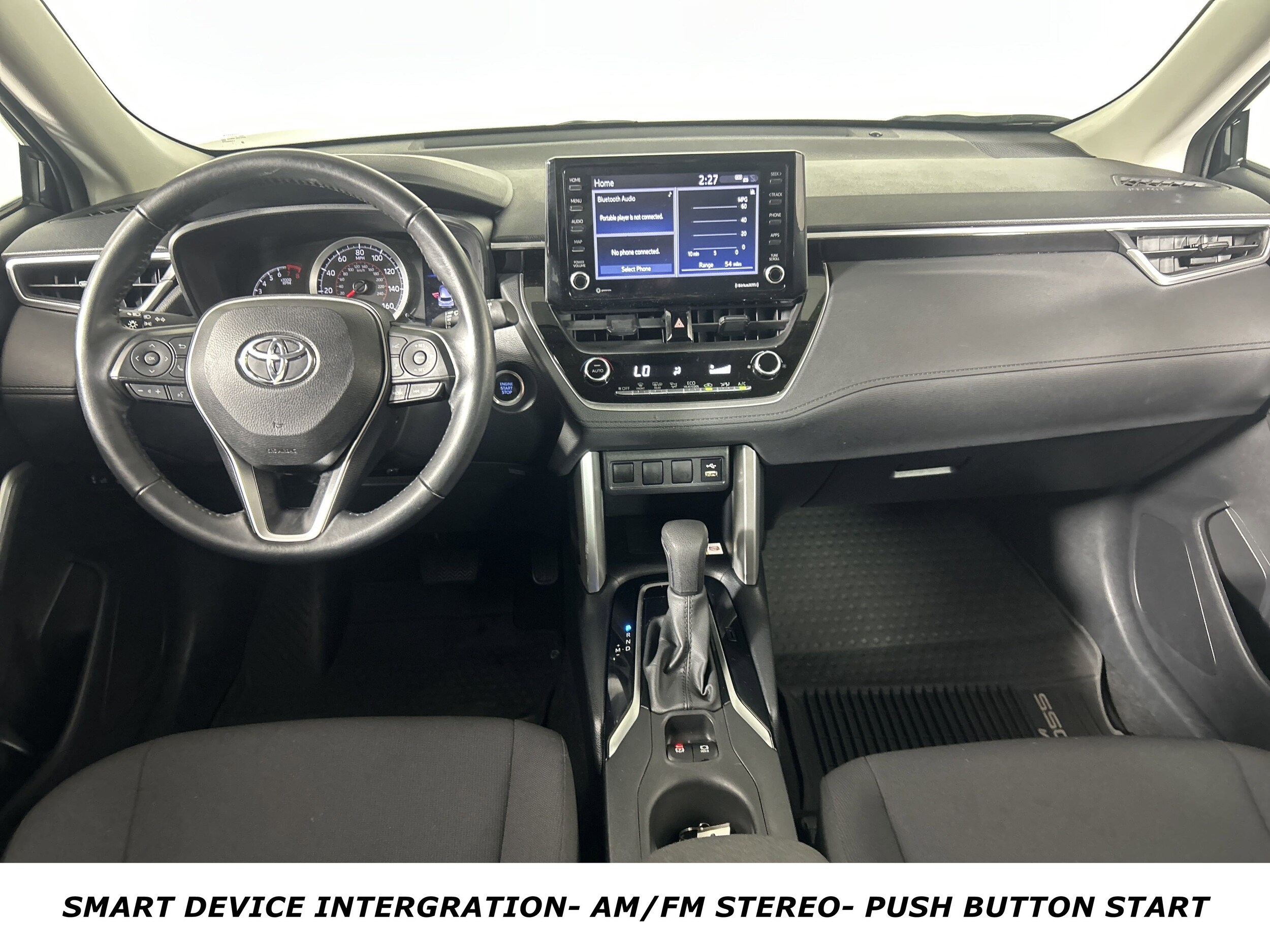 2022 Toyota Corolla Cross LE photo 3