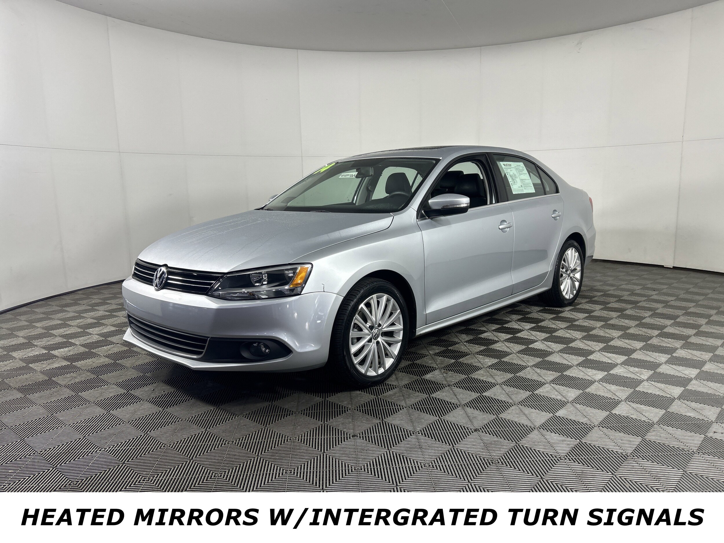 2014 Volkswagen Jetta SEL photo 3