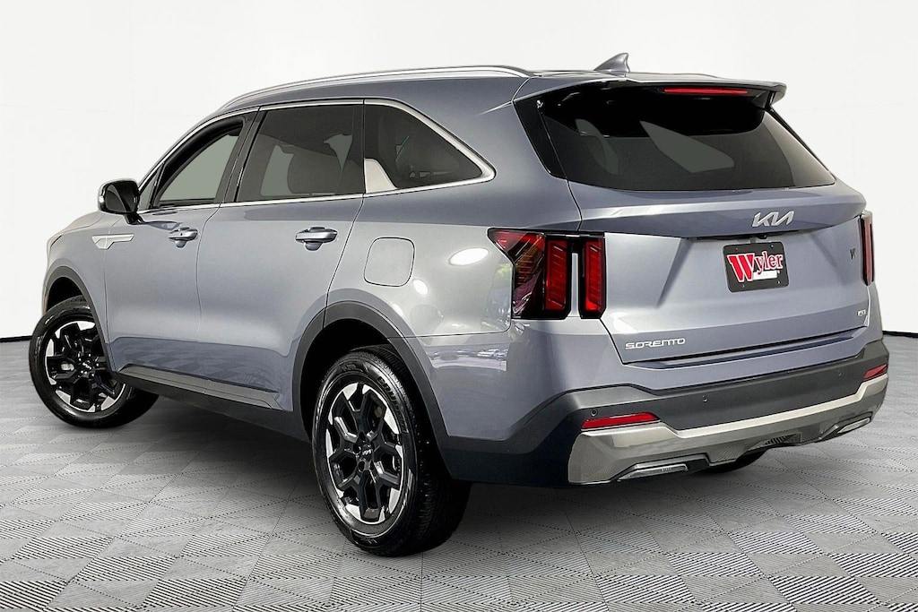 Certified 2025 Kia Sorento S AWD SUV