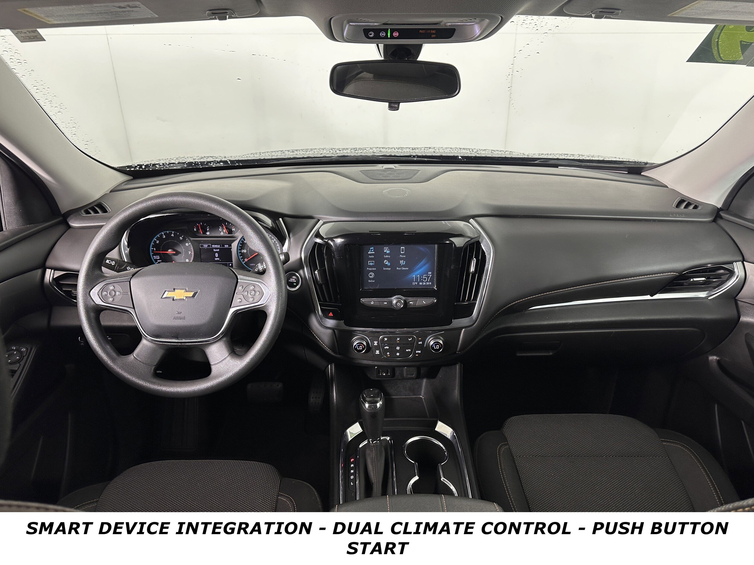 2019 Chevrolet Traverse 1LS photo 2