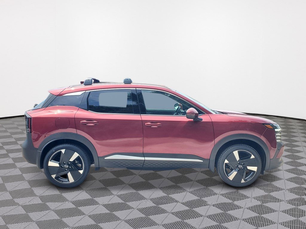 2026 Nissan Kicks SR photo 2