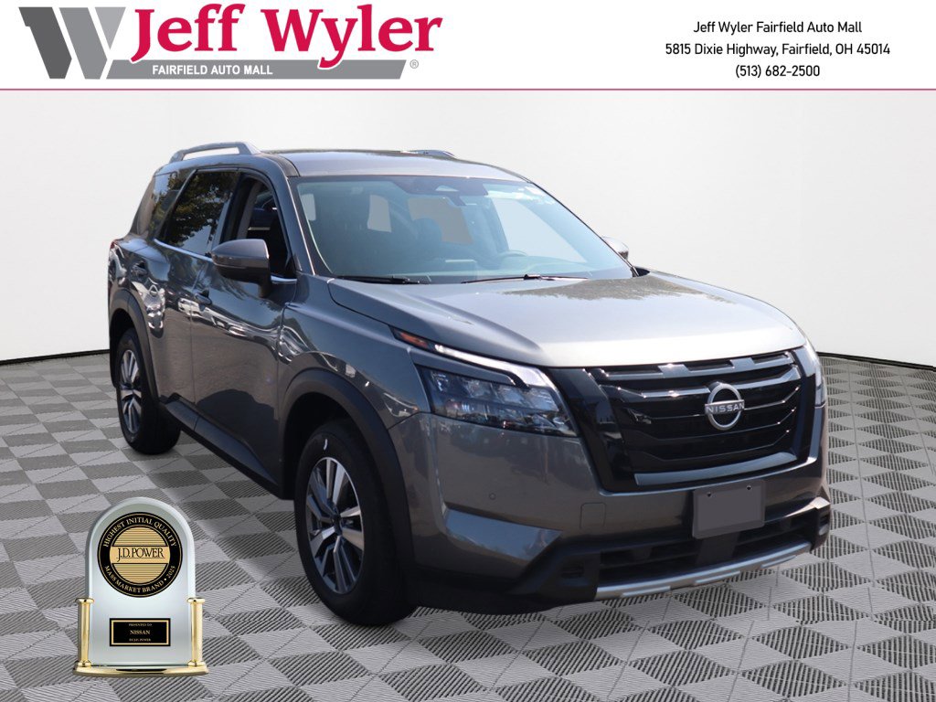 2025 Nissan Pathfinder SL's photo