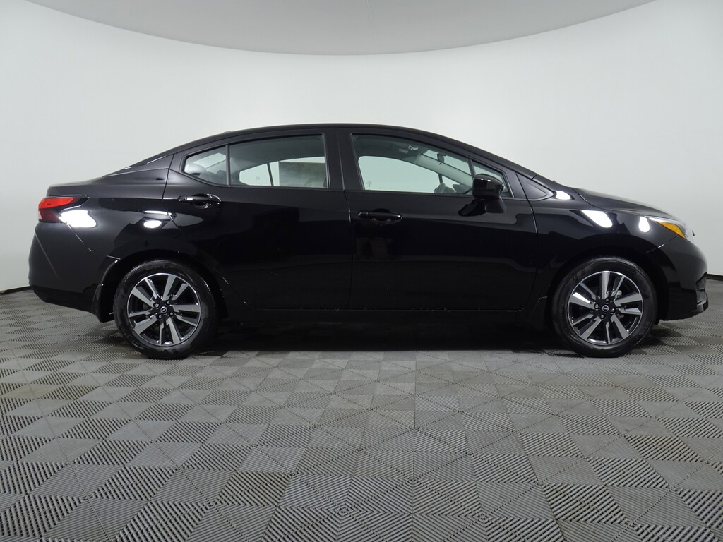 New 2025 Nissan Versa 1.6 SV Sedan