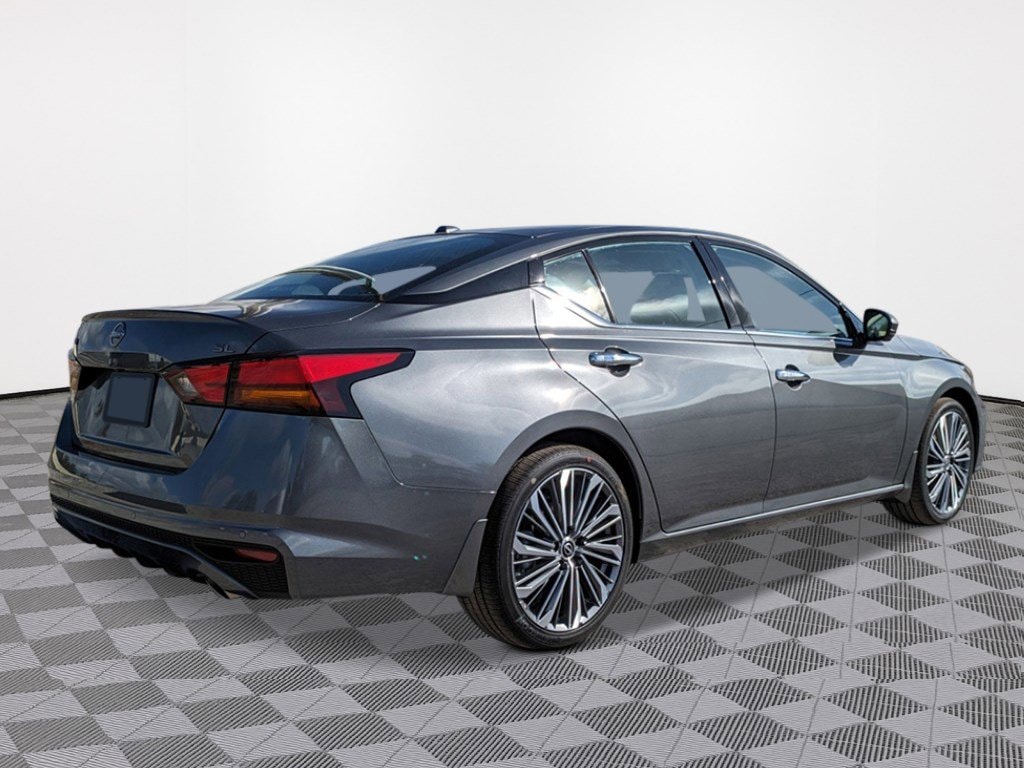 New 2025 Nissan Altima SL Sedan