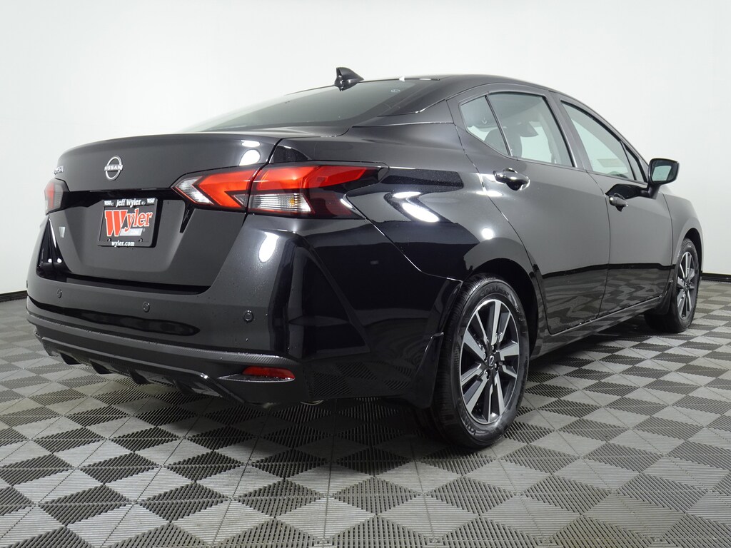 New 2025 Nissan Versa 1.6 SV Sedan