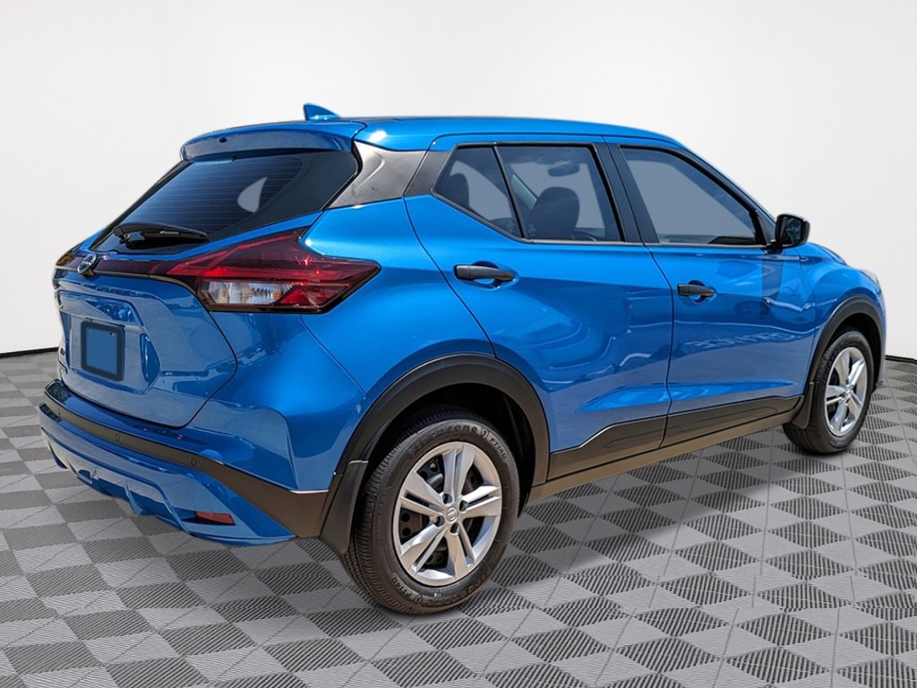 New 2025 Nissan Kicks Play S SUV