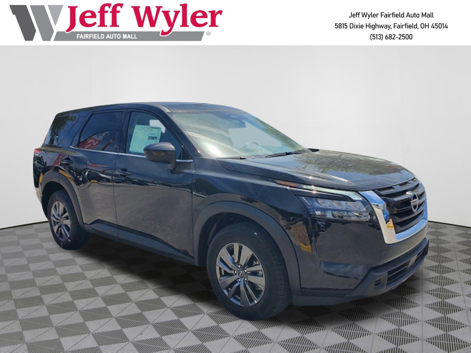 2025 Nissan Pathfinder S's photo