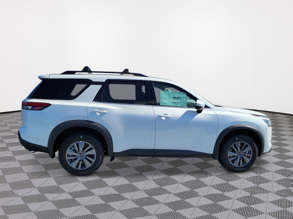 2025 Nissan Pathfinder SV photo 2