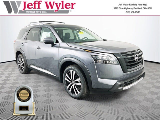 2025 Nissan Pathfinder Platinum's photo