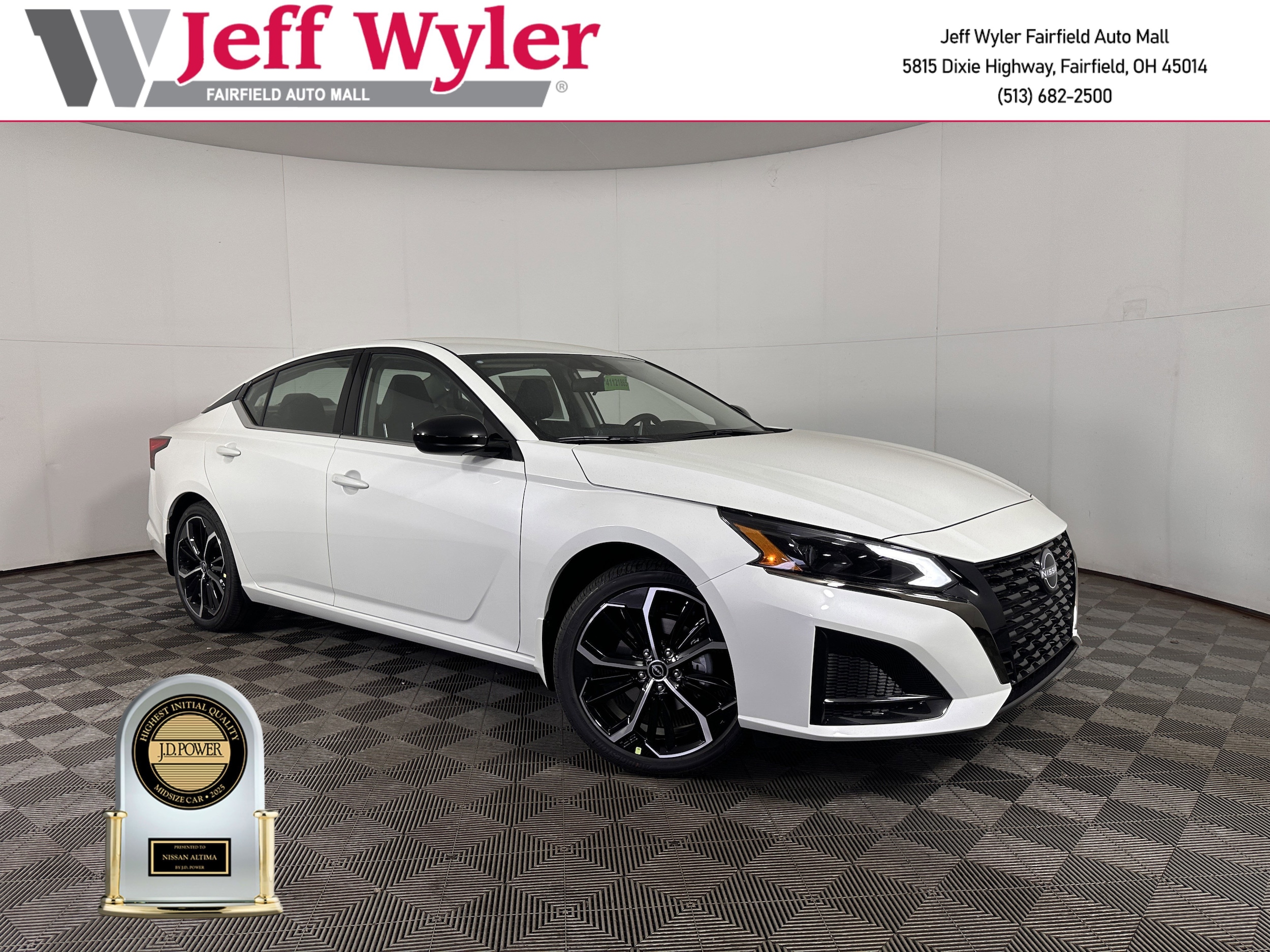 2025 Nissan Altima SR's photo