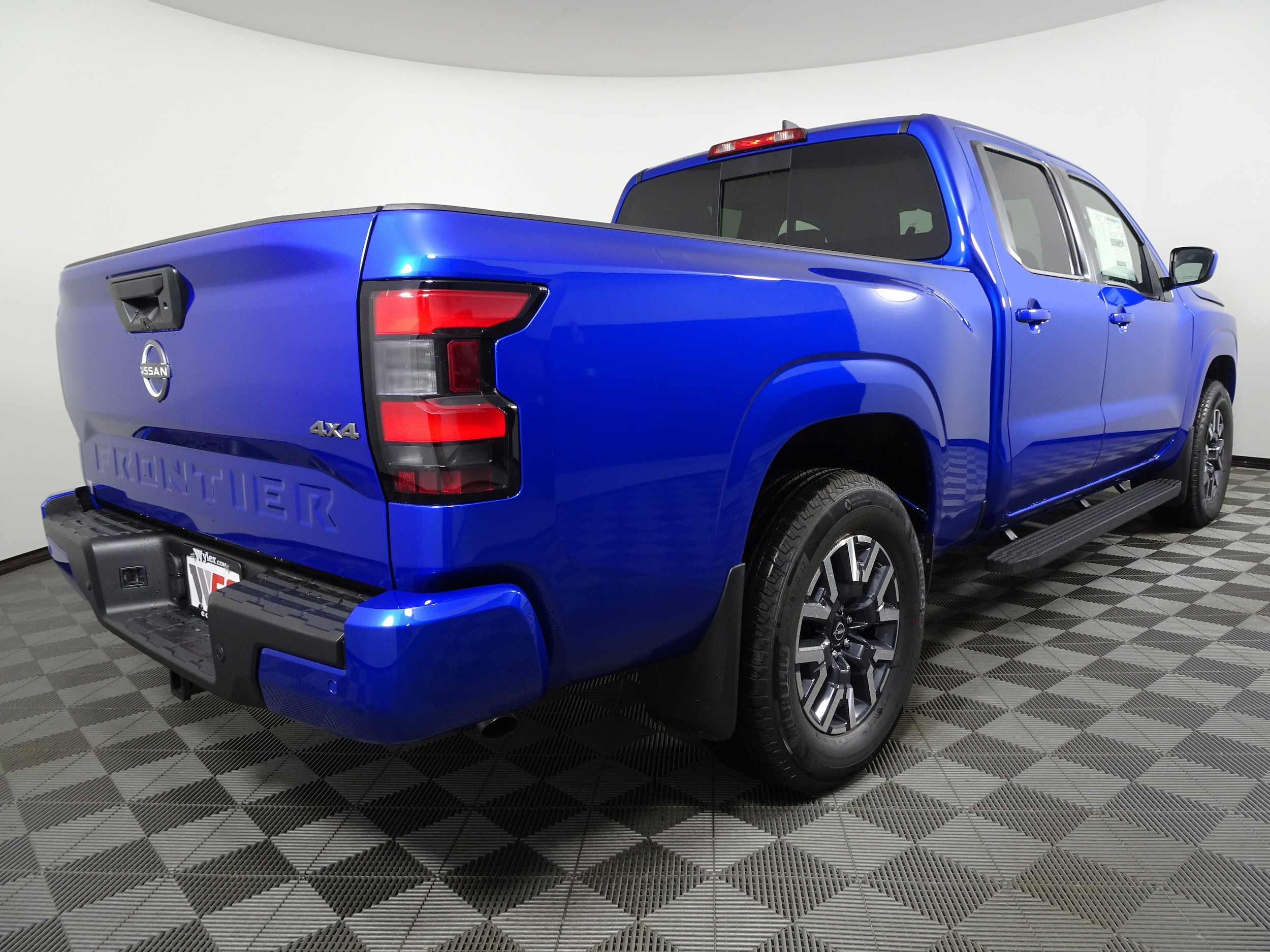 2026 Nissan Frontier SV photo 2