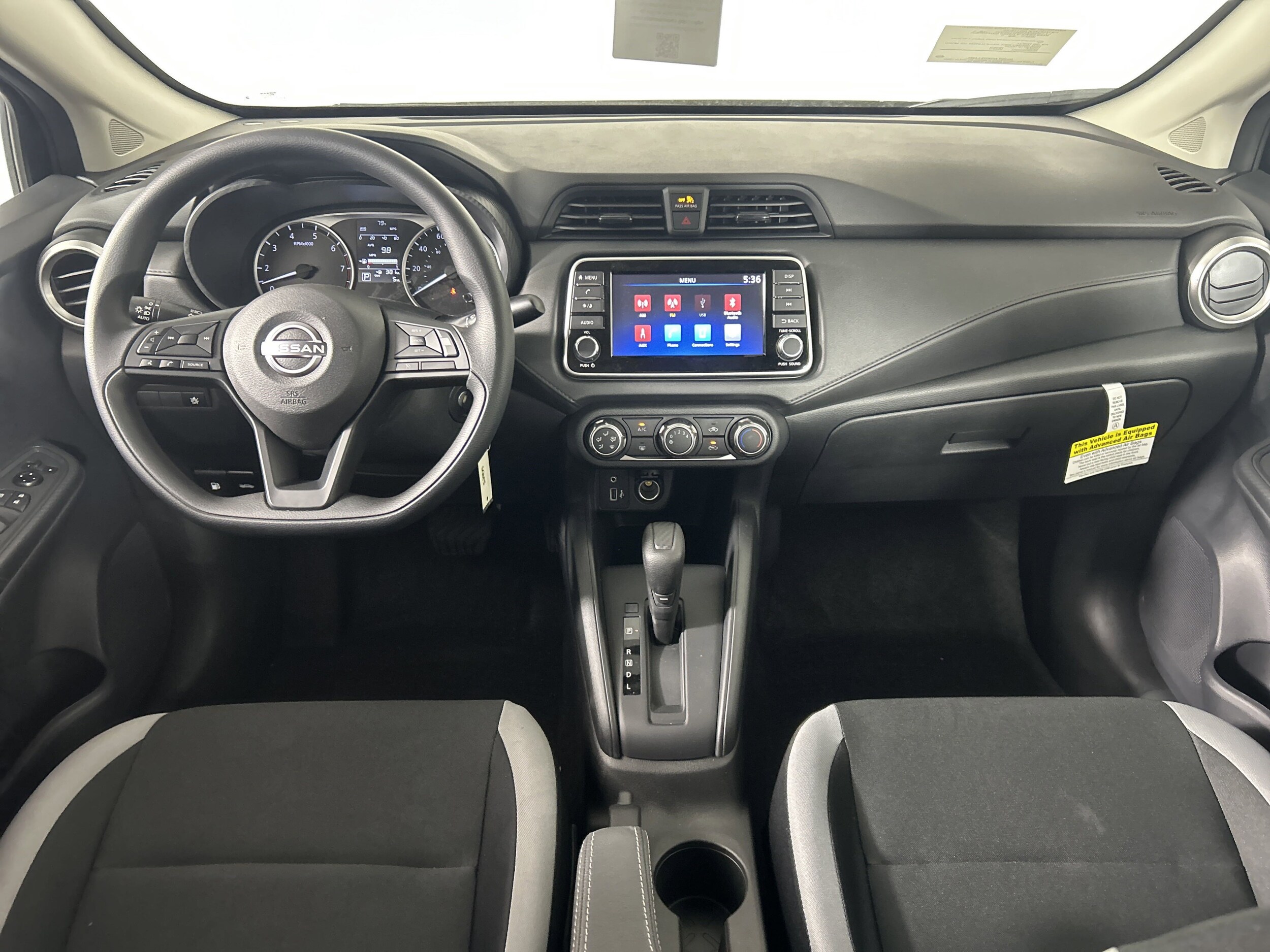 2025 Nissan Versa 1.6 S photo 4