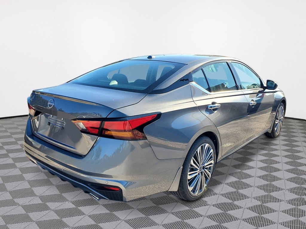 New 2025 Nissan Altima SL Sedan