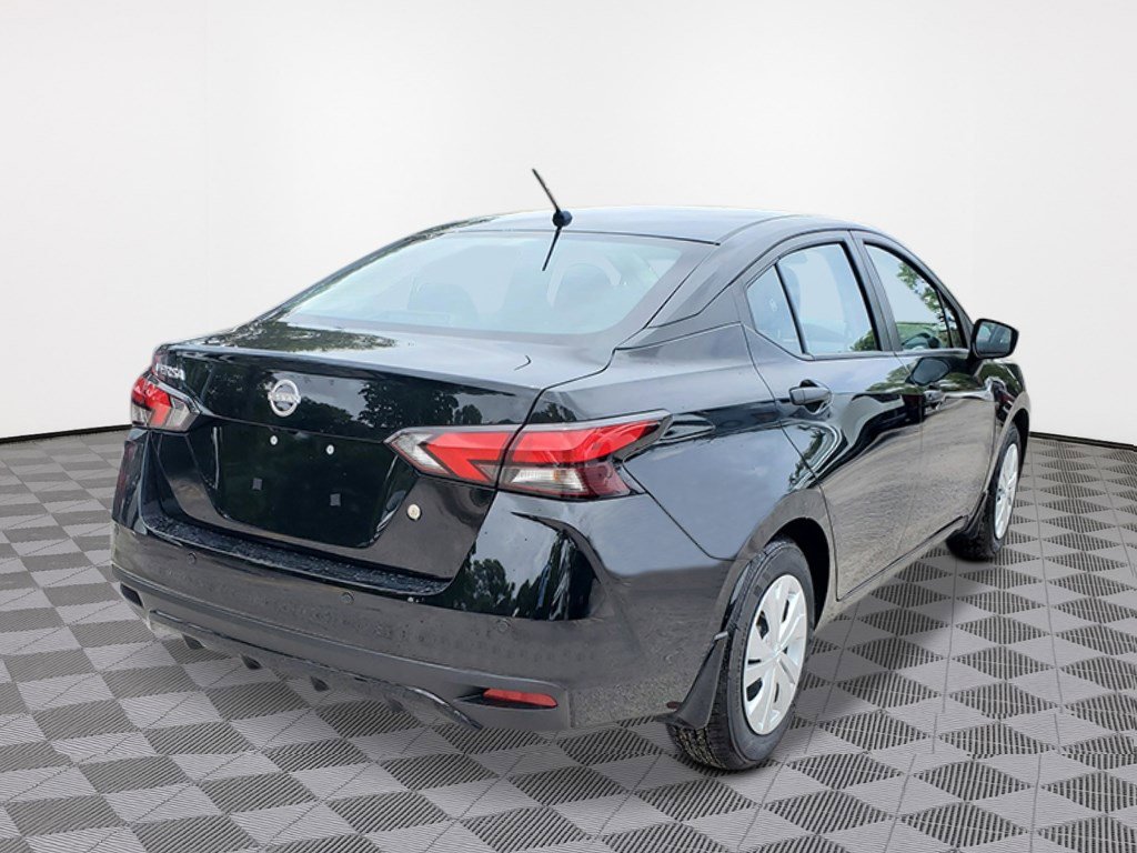 2025 Nissan Versa 1.6 S photo 3