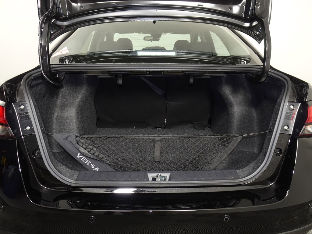 New 2025 Nissan Versa 1.6 SV Sedan