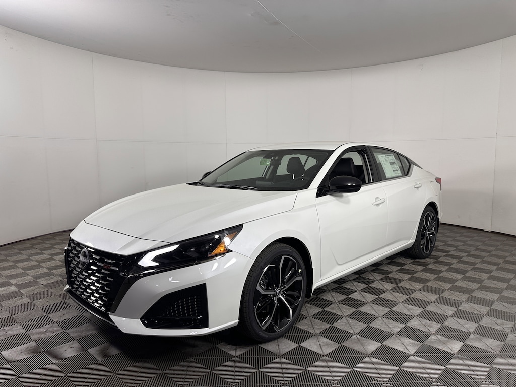 New 2025 Nissan Altima SR Sedan