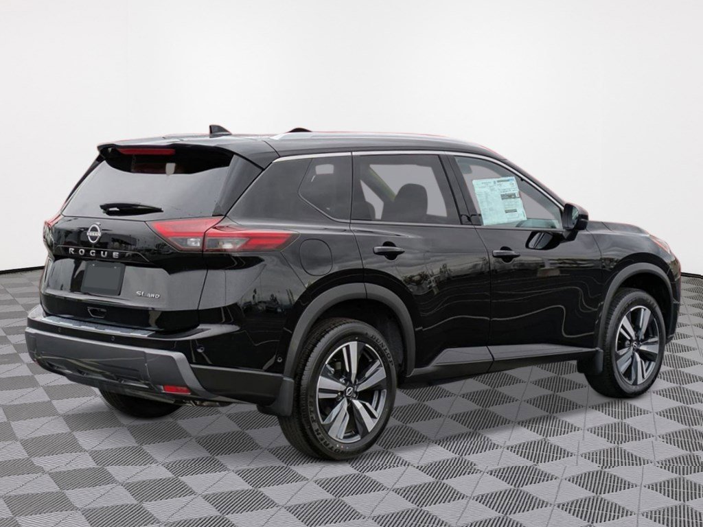 2025 Nissan Rogue SL photo 2