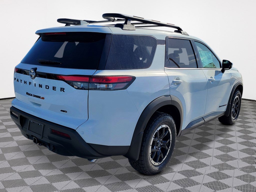 2025 Nissan Pathfinder Rock Creek photo 3