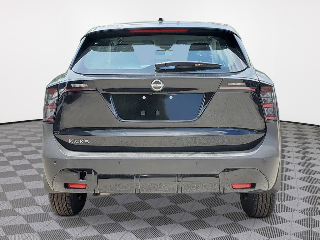 2026 Nissan Kicks S photo 4