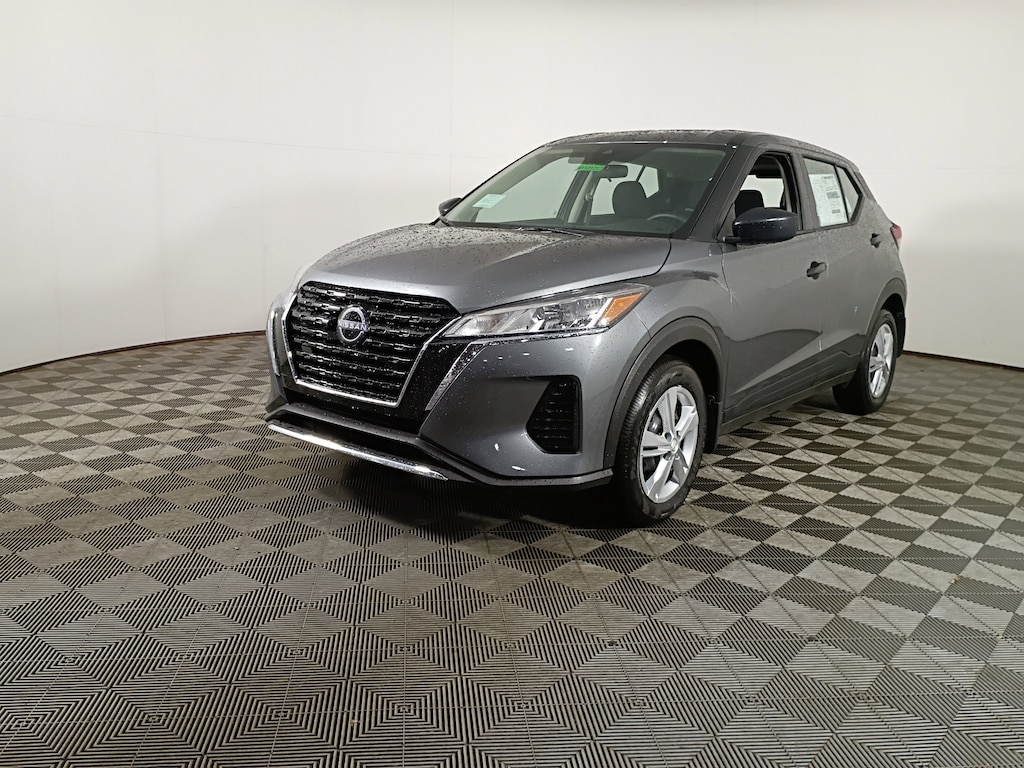 New 2025 Nissan Kicks Play S SUV