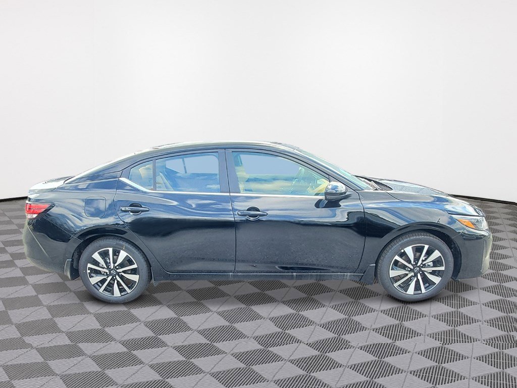2025 Nissan Sentra SV photo 2