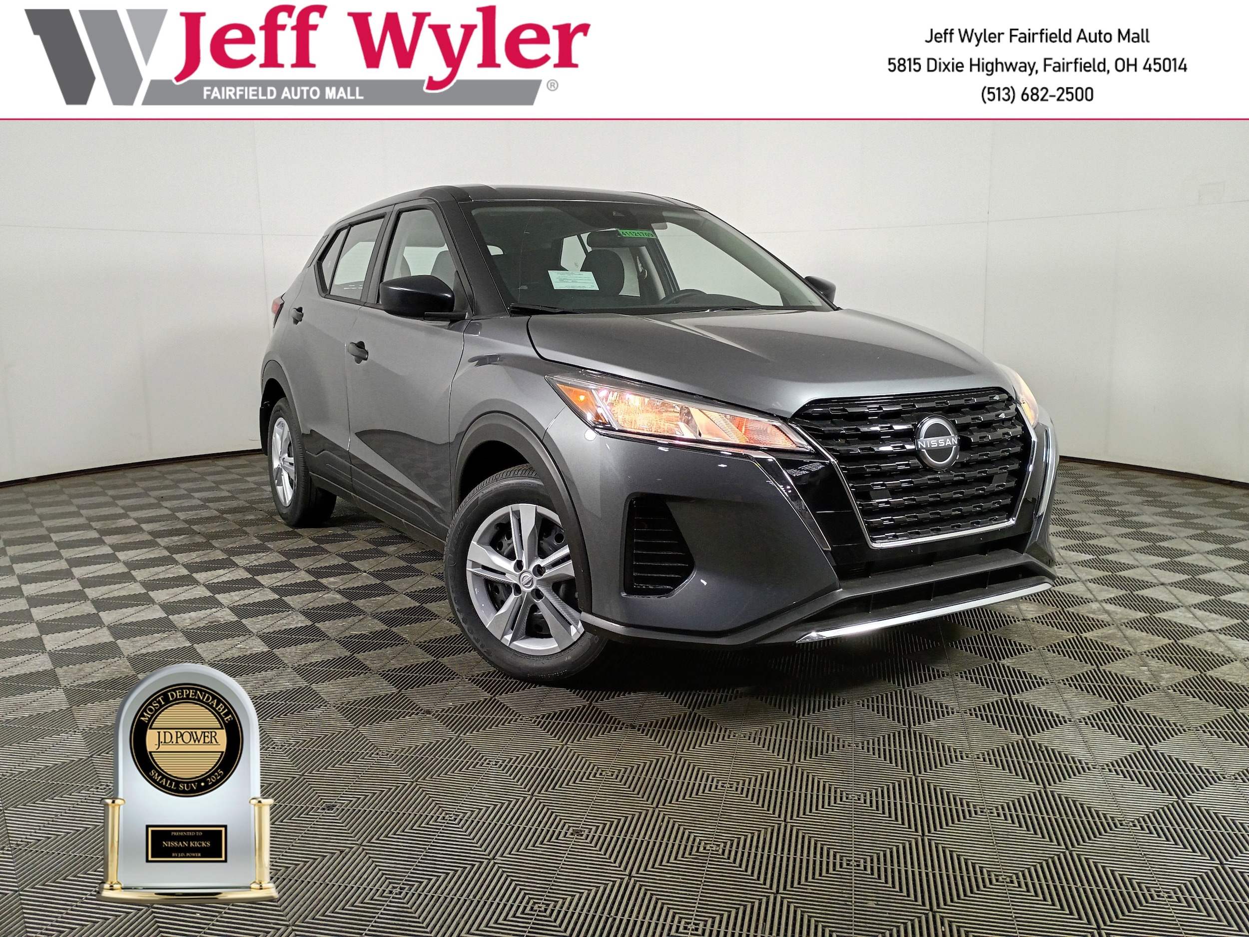 2025 Nissan KICKS PLAY Base's photo