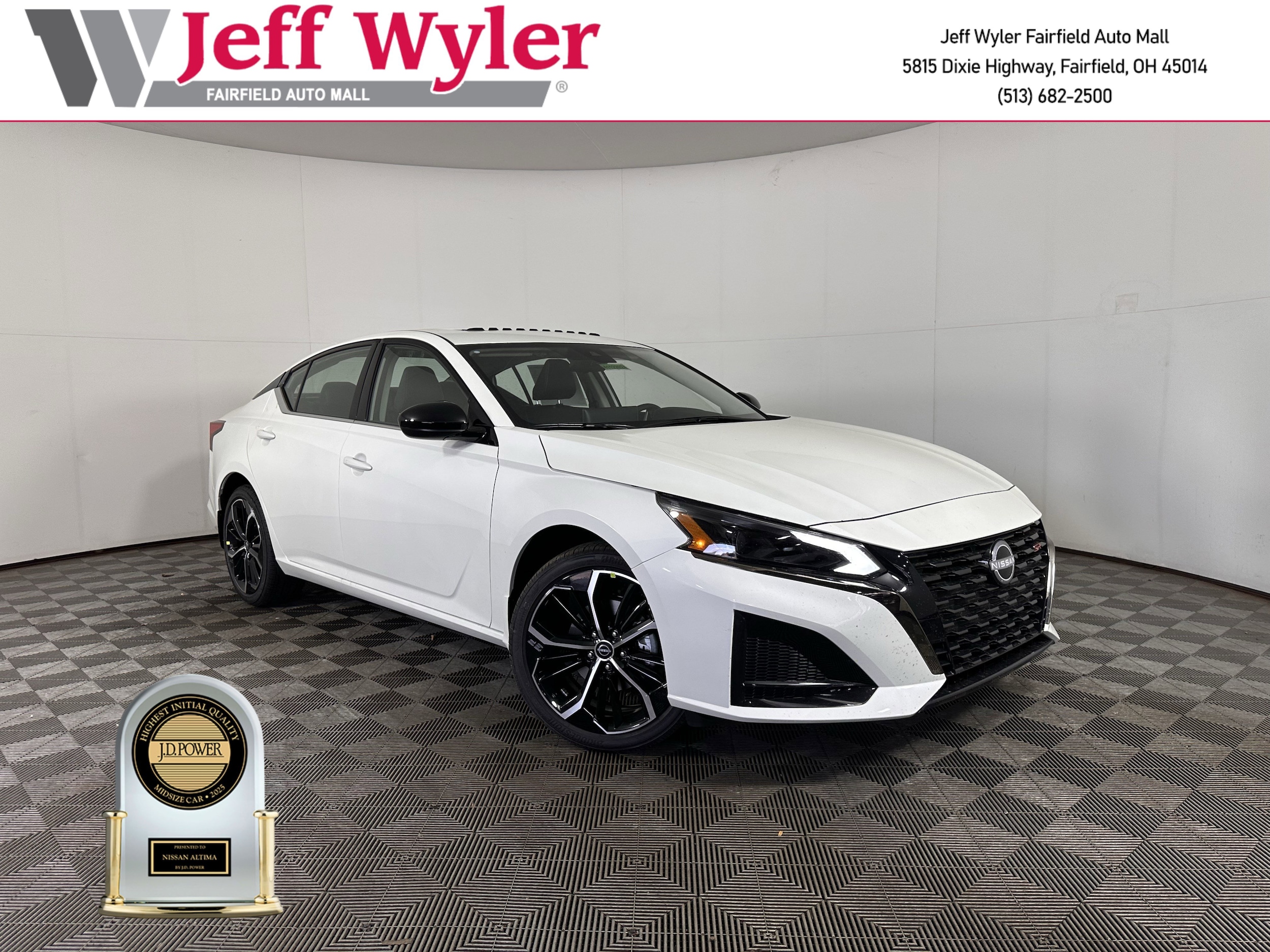 2025 Nissan Altima SR's photo