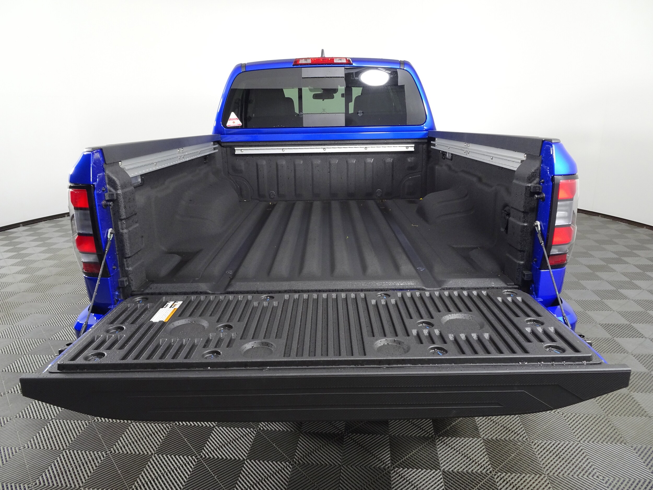 2026 Nissan Frontier SV photo 3