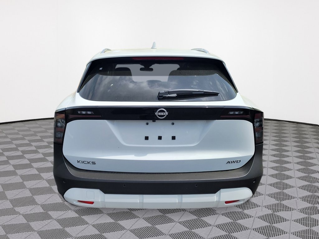 New 2025 Nissan Kicks SV SUV
