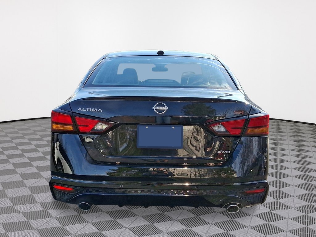 New 2025 Nissan Altima SR Sedan