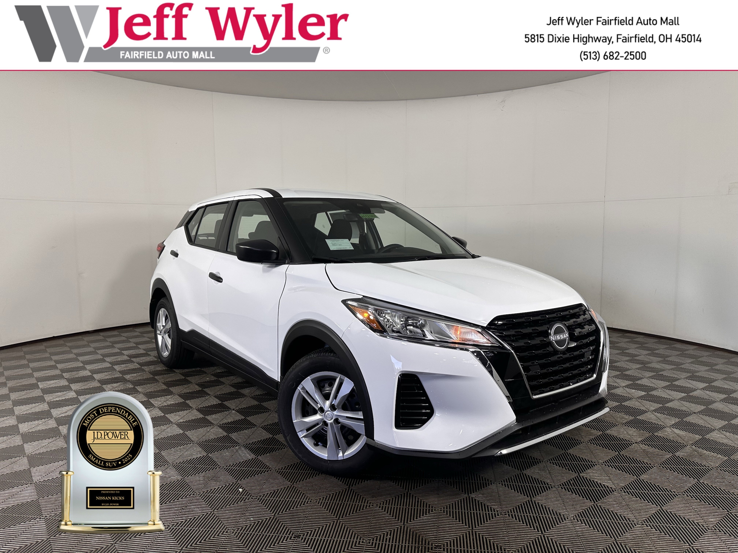 2025 Nissan KICKS PLAY Base's photo