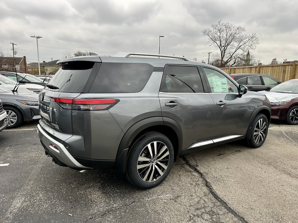 New 2025 Nissan Pathfinder Platinum SUV