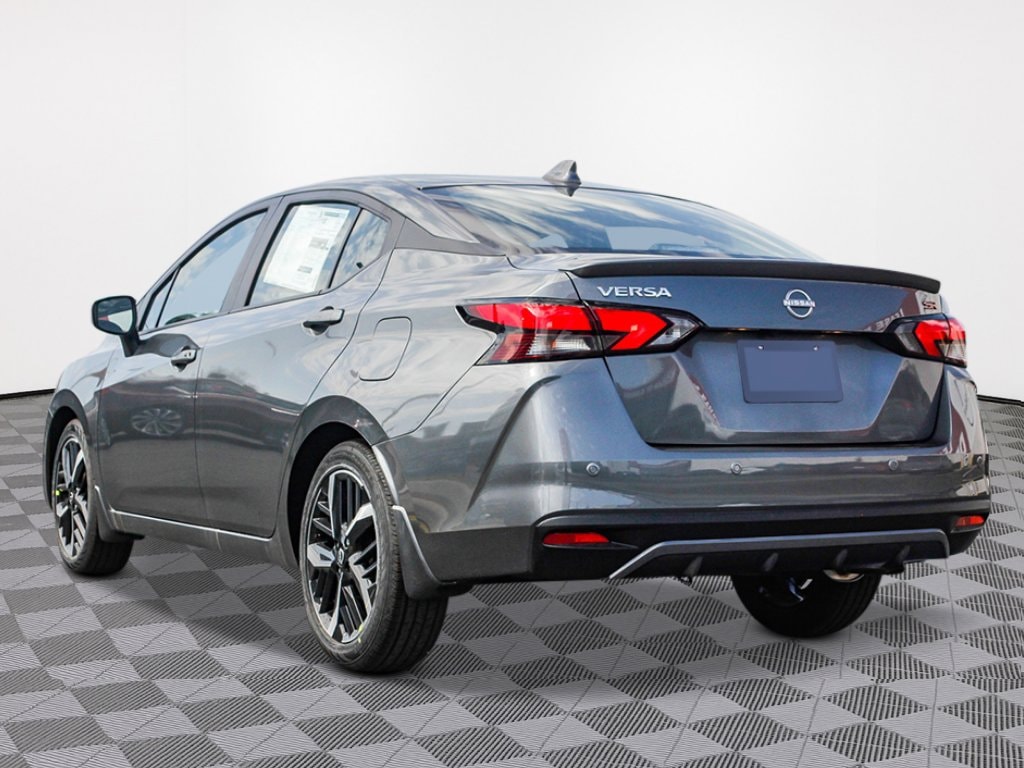 New 2025 Nissan Versa 1.6 SR Sedan