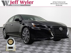 2025 Nissan Altima SL Sedan