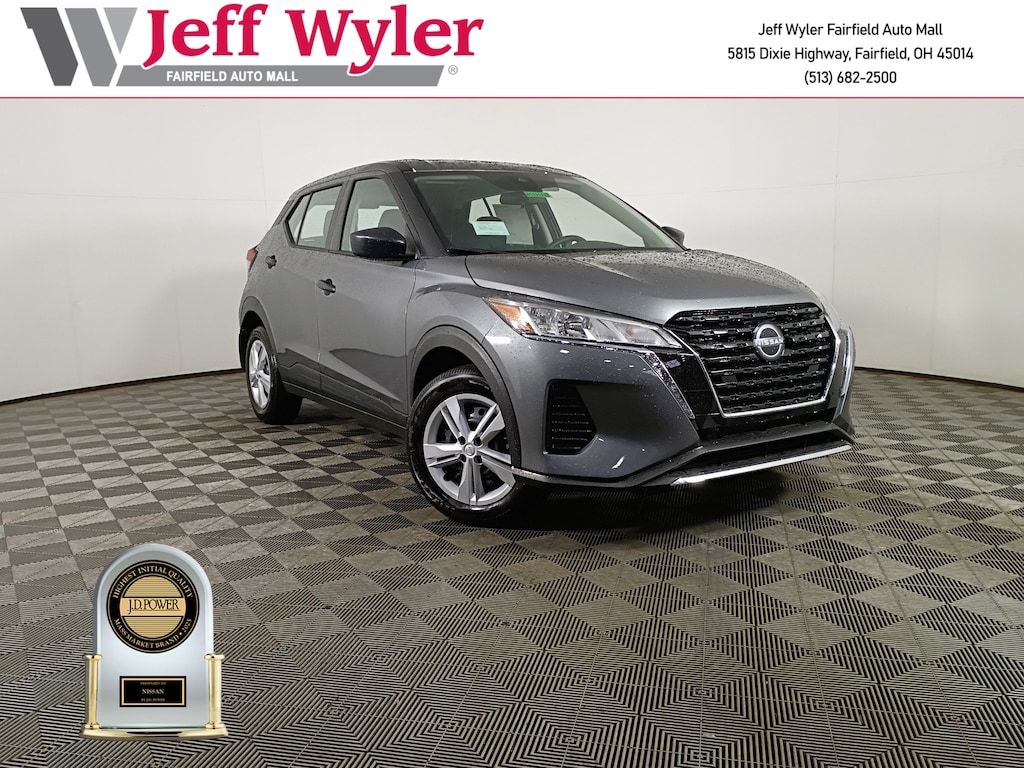 New 2025 Nissan Kicks Play S SUV