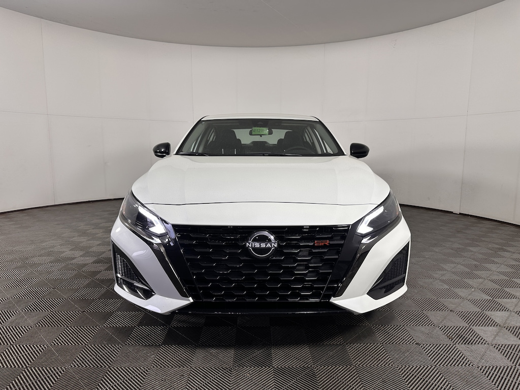 New 2025 Nissan Altima SR Sedan