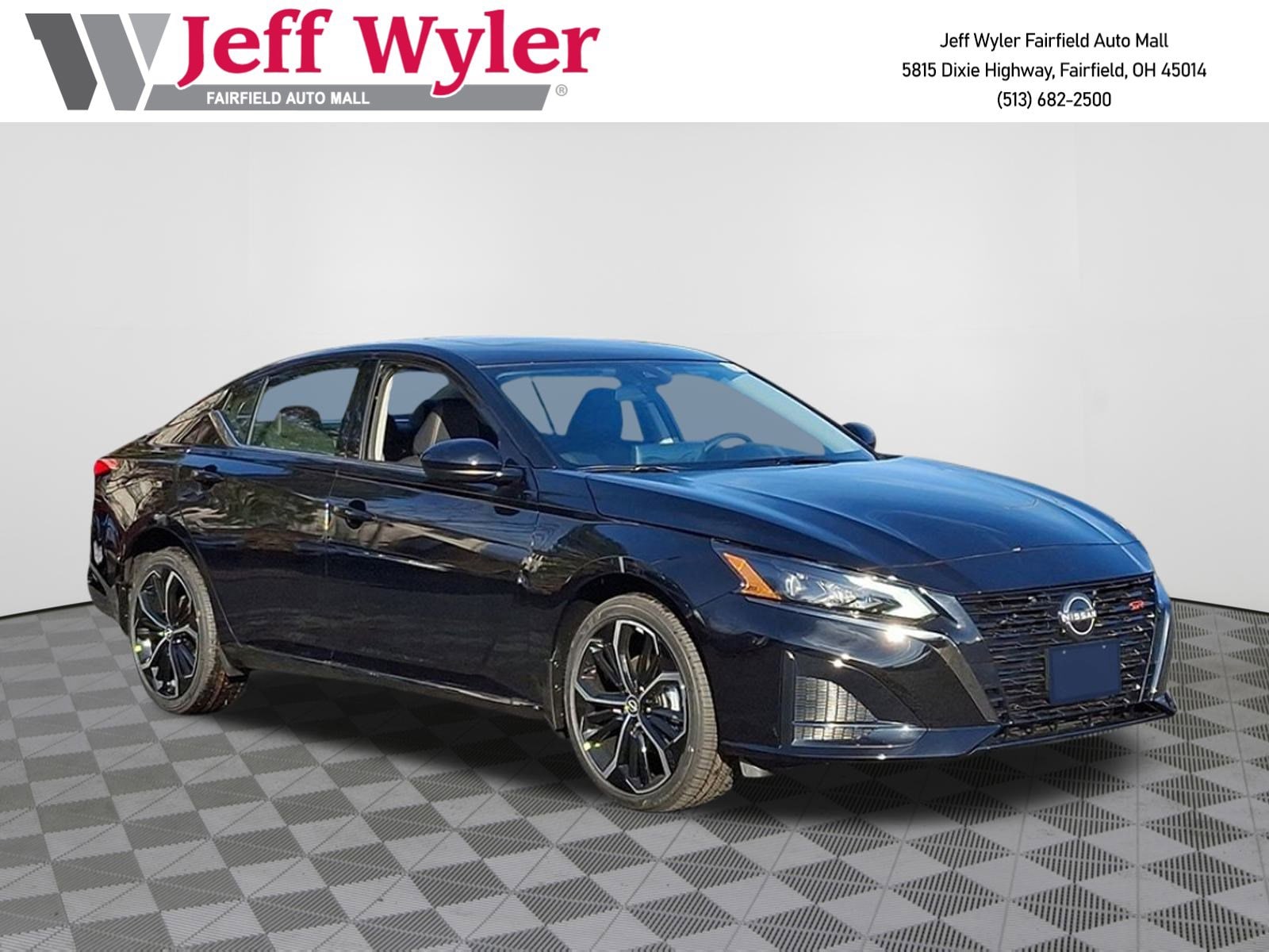 2025 Nissan Altima SR's photo