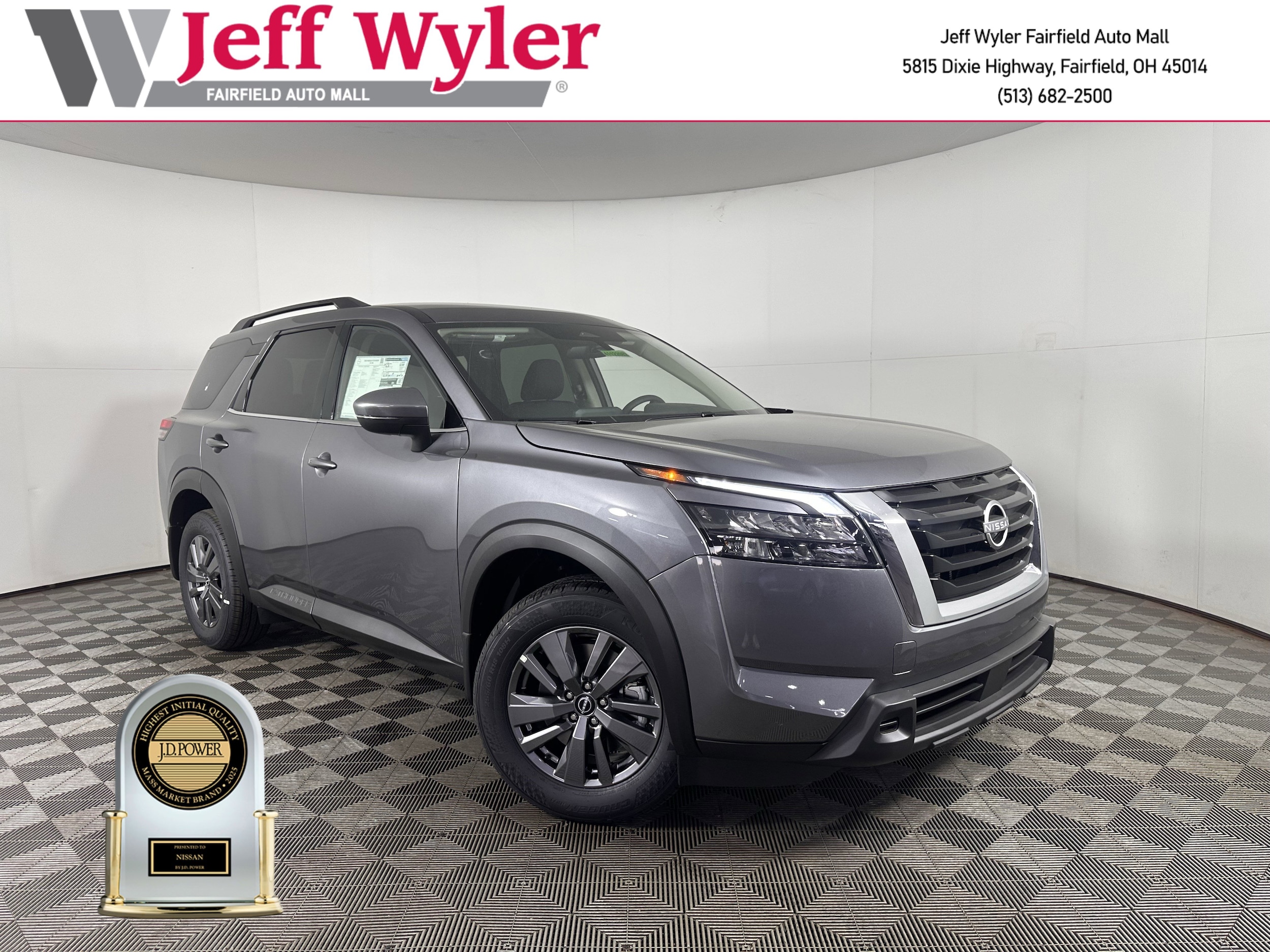 2025 Nissan Pathfinder SV's photo