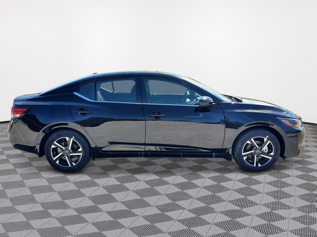 2025 Nissan Sentra SV photo 2