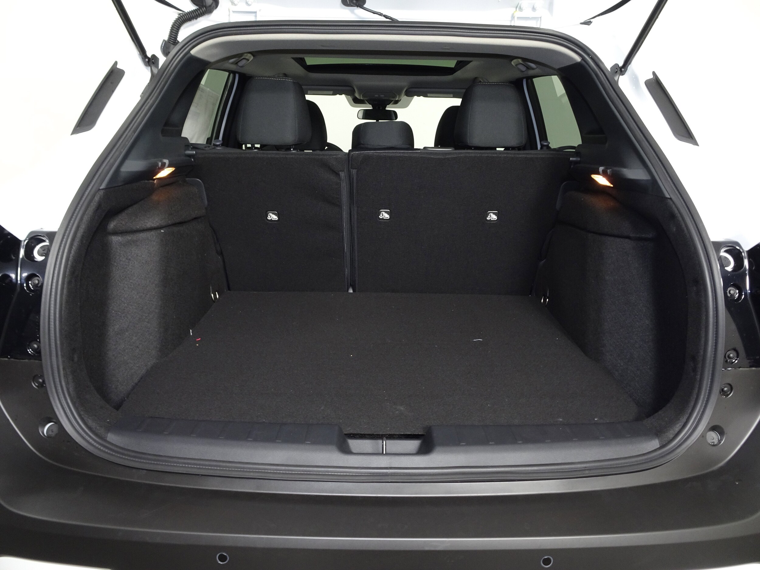2026 Nissan Kicks SV photo 3