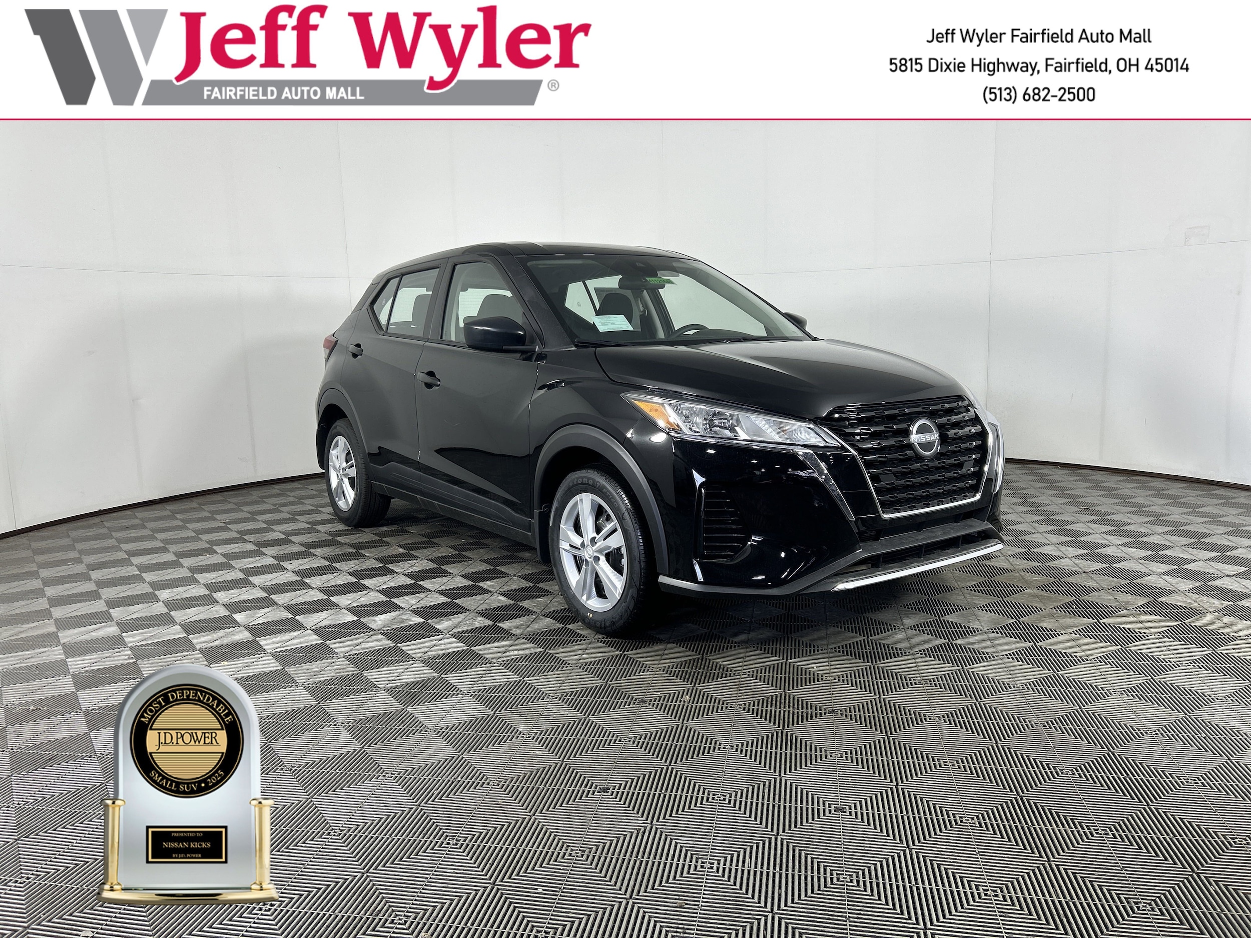 2025 Nissan KICKS PLAY Base's photo