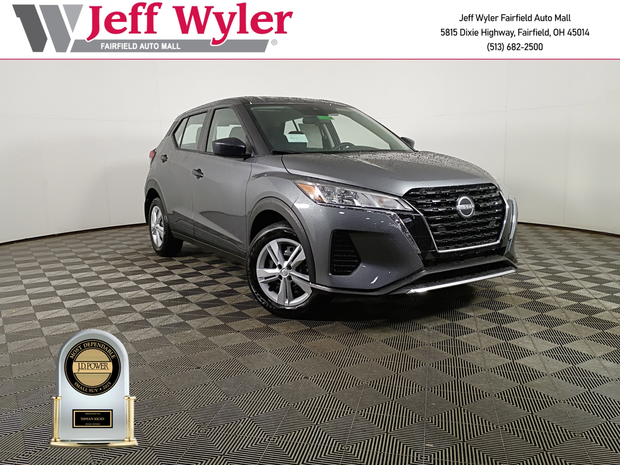 2025 Nissan KICKS PLAY Base's photo