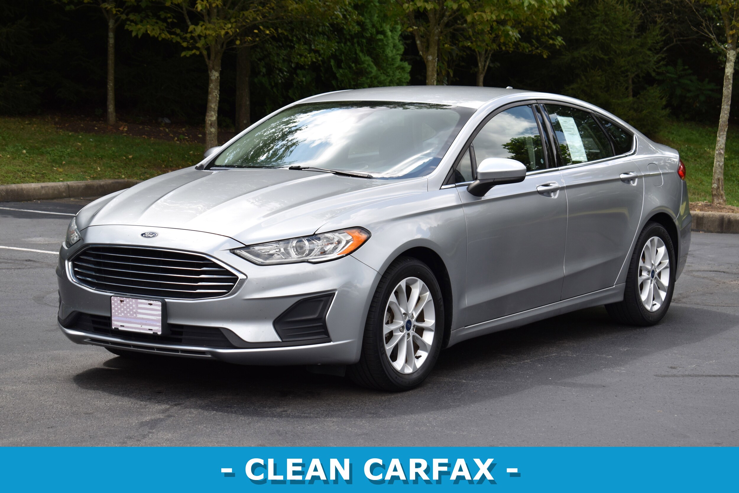 2020 Ford Fusion SE photo 3