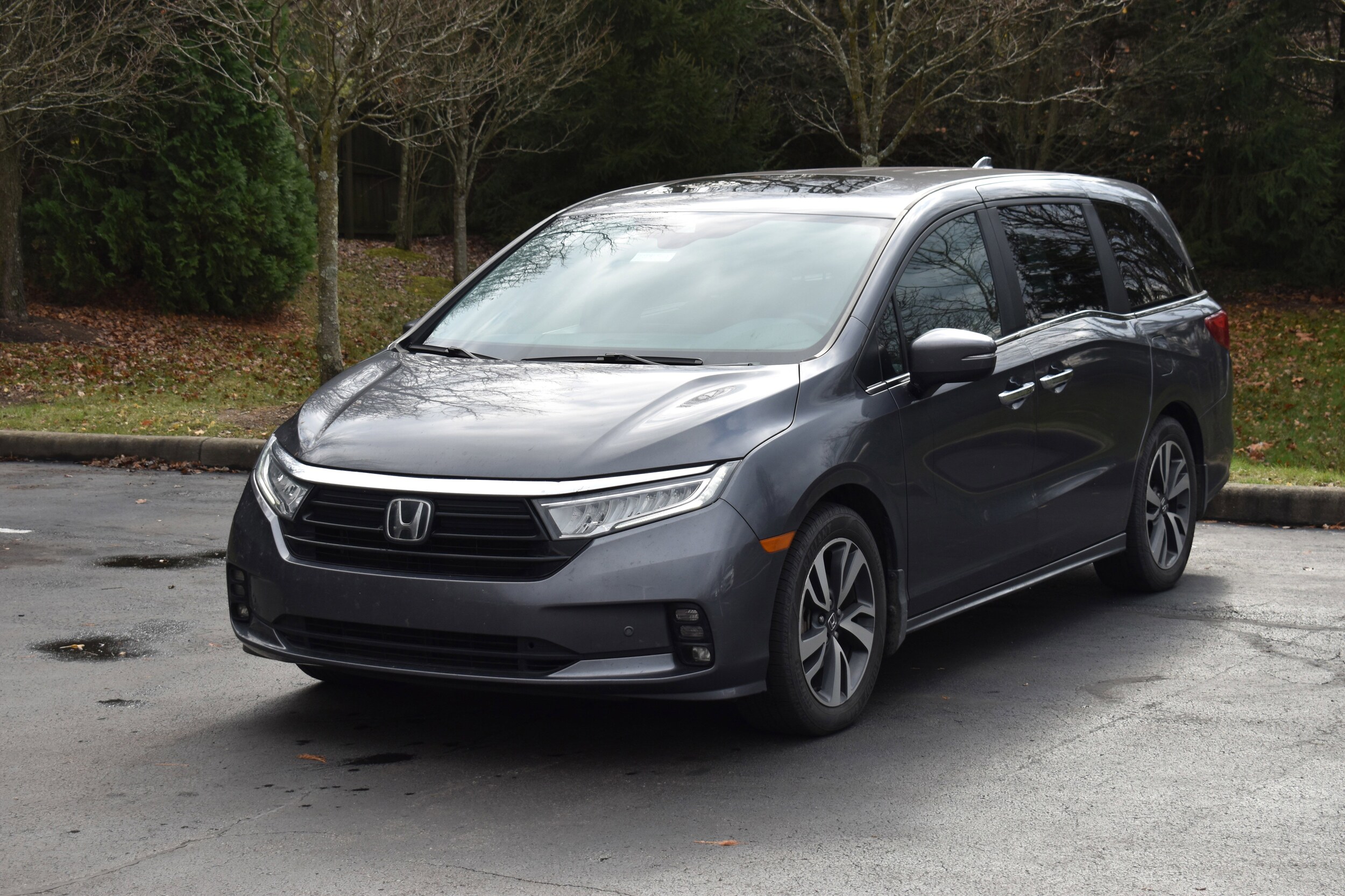 2023 Honda Odyssey Touring photo 2